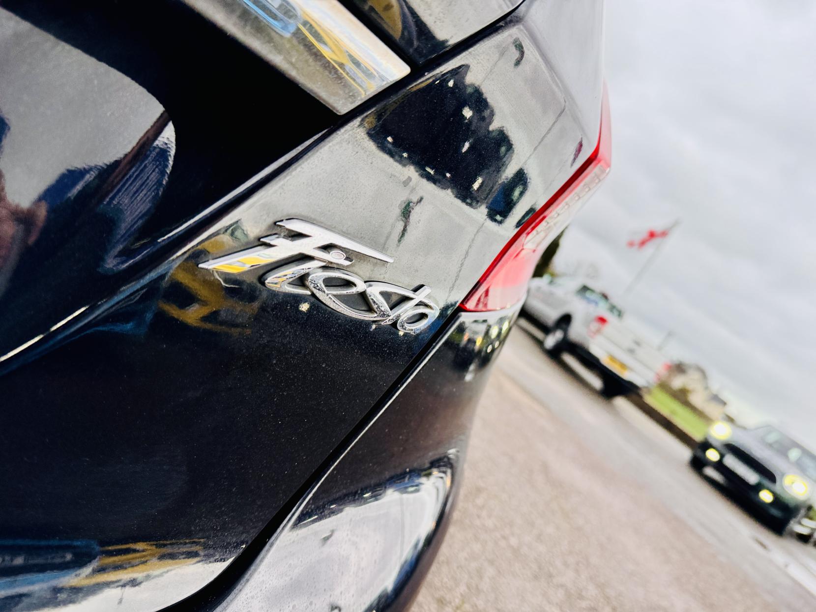 Ford Fiesta 1.25 Zetec Hatchback 5dr Petrol Manual (129 g/km, 81 bhp)