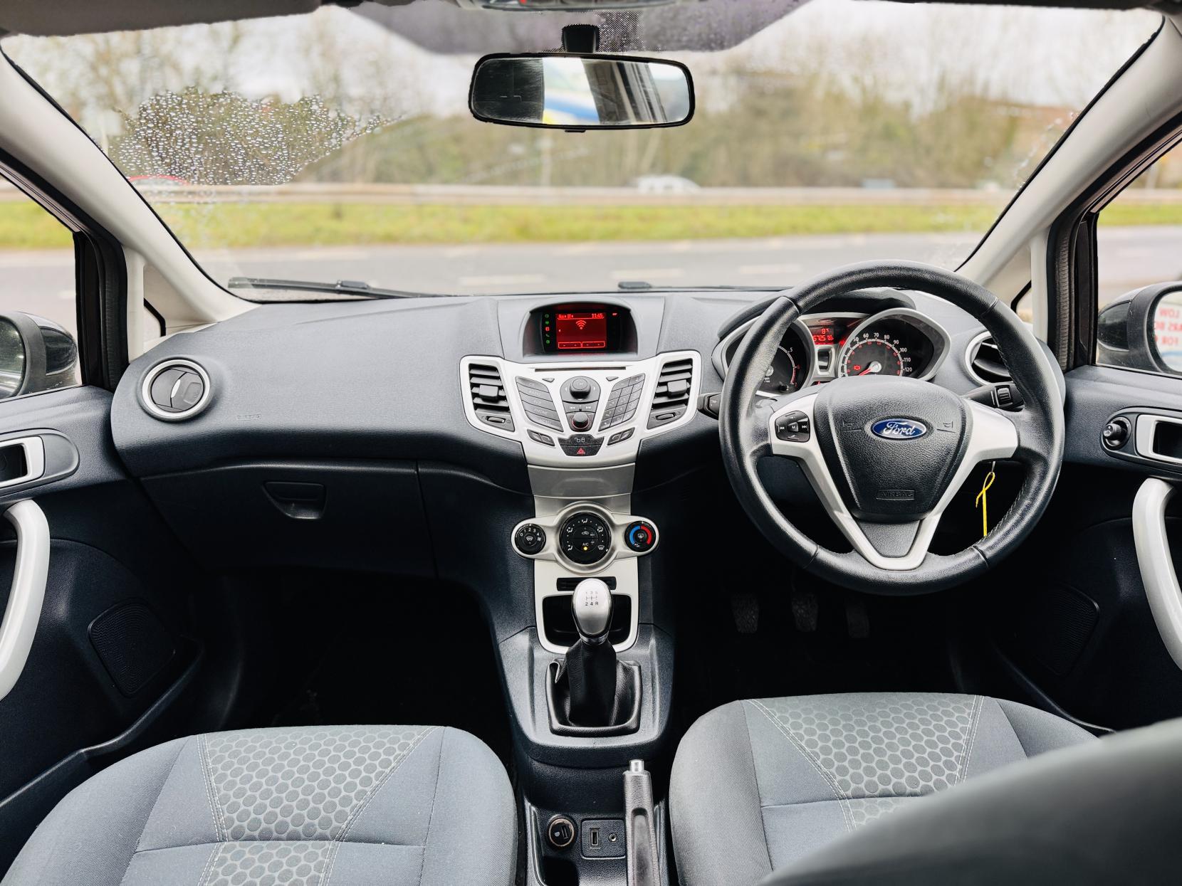 Ford Fiesta 1.25 Zetec Hatchback 5dr Petrol Manual (129 g/km, 81 bhp)