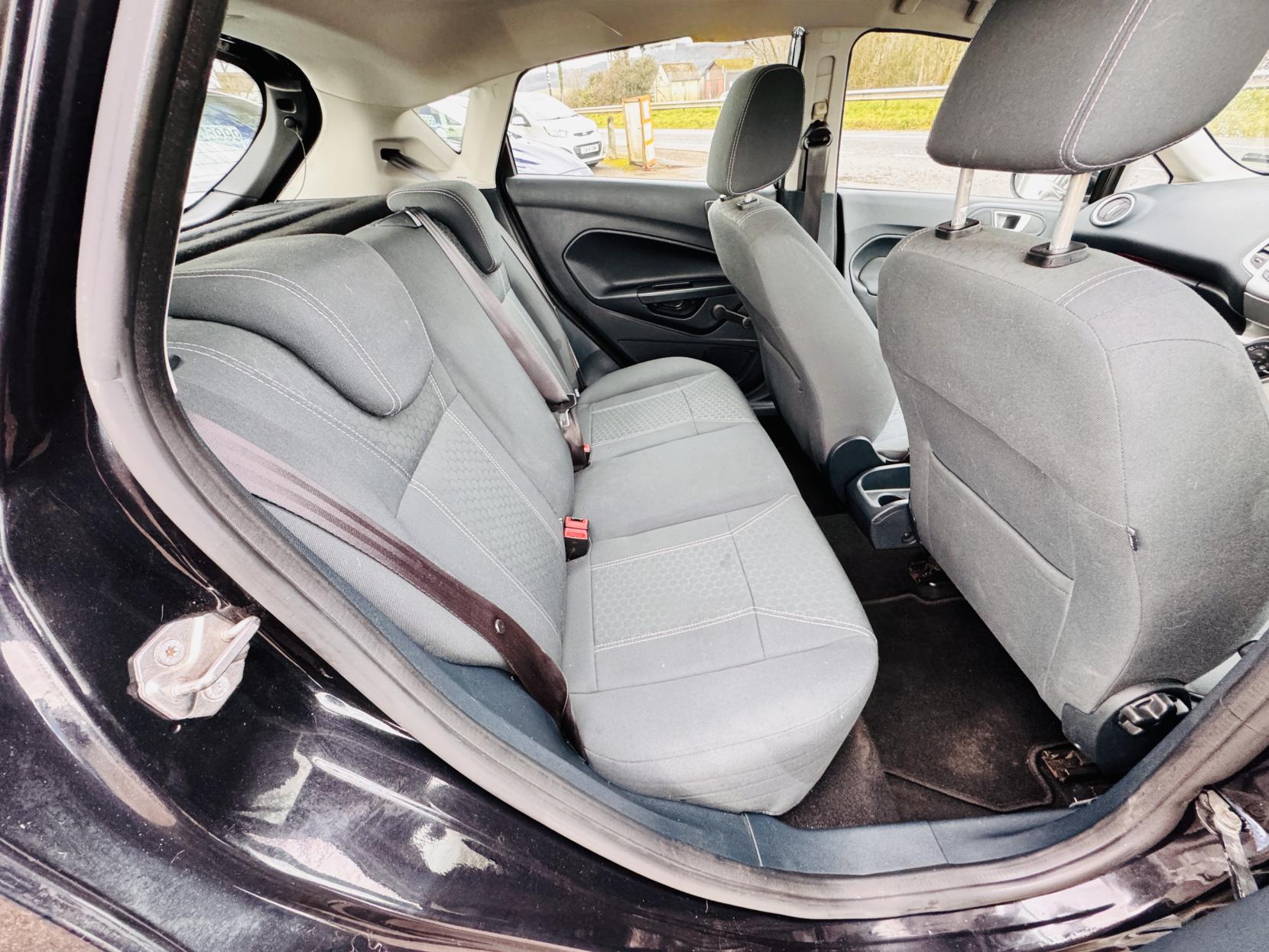 Ford Fiesta 1.25 Zetec Hatchback 5dr Petrol Manual (129 g/km, 81 bhp)