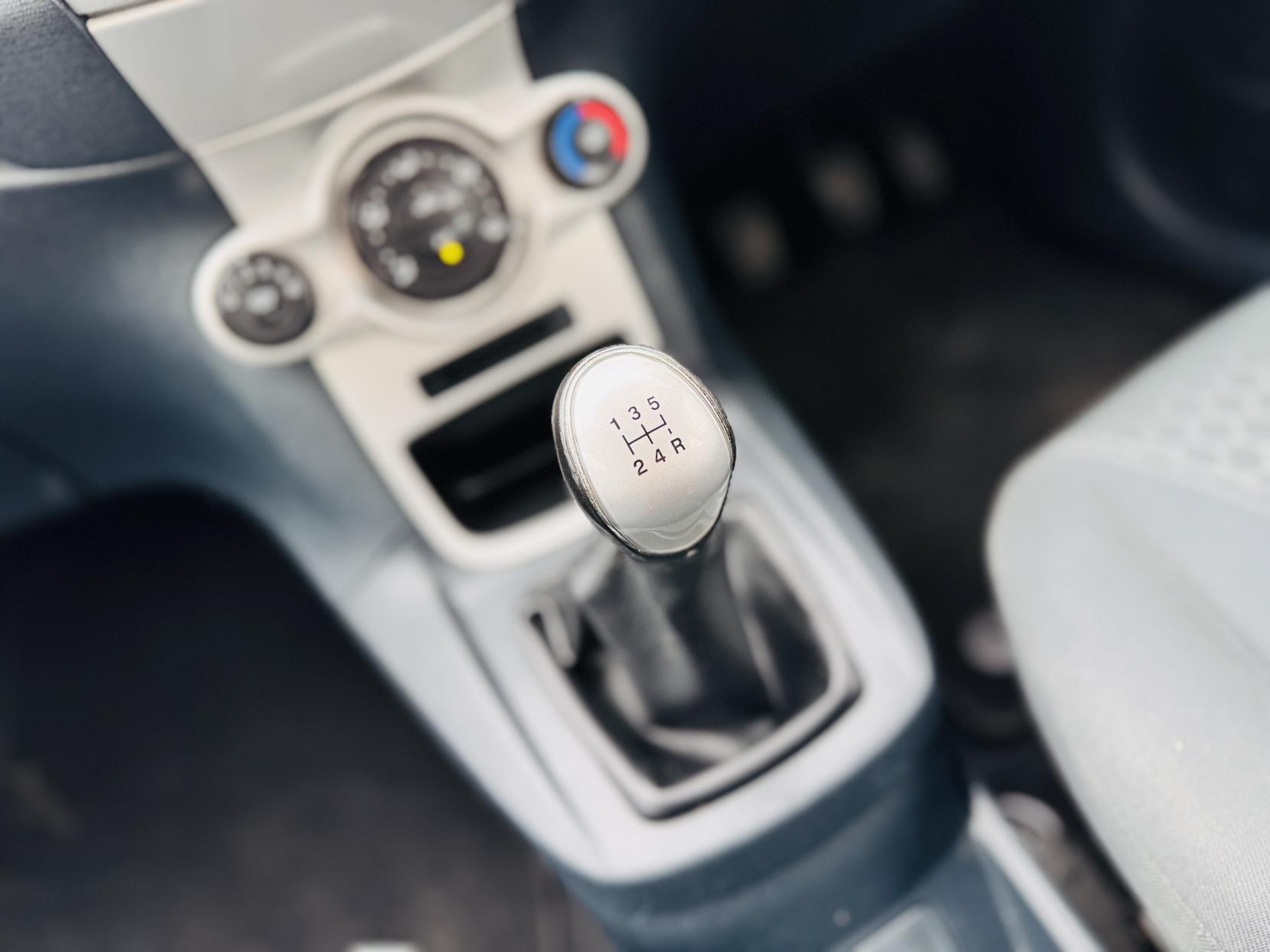 Ford Fiesta 1.25 Zetec Hatchback 5dr Petrol Manual (129 g/km, 81 bhp)