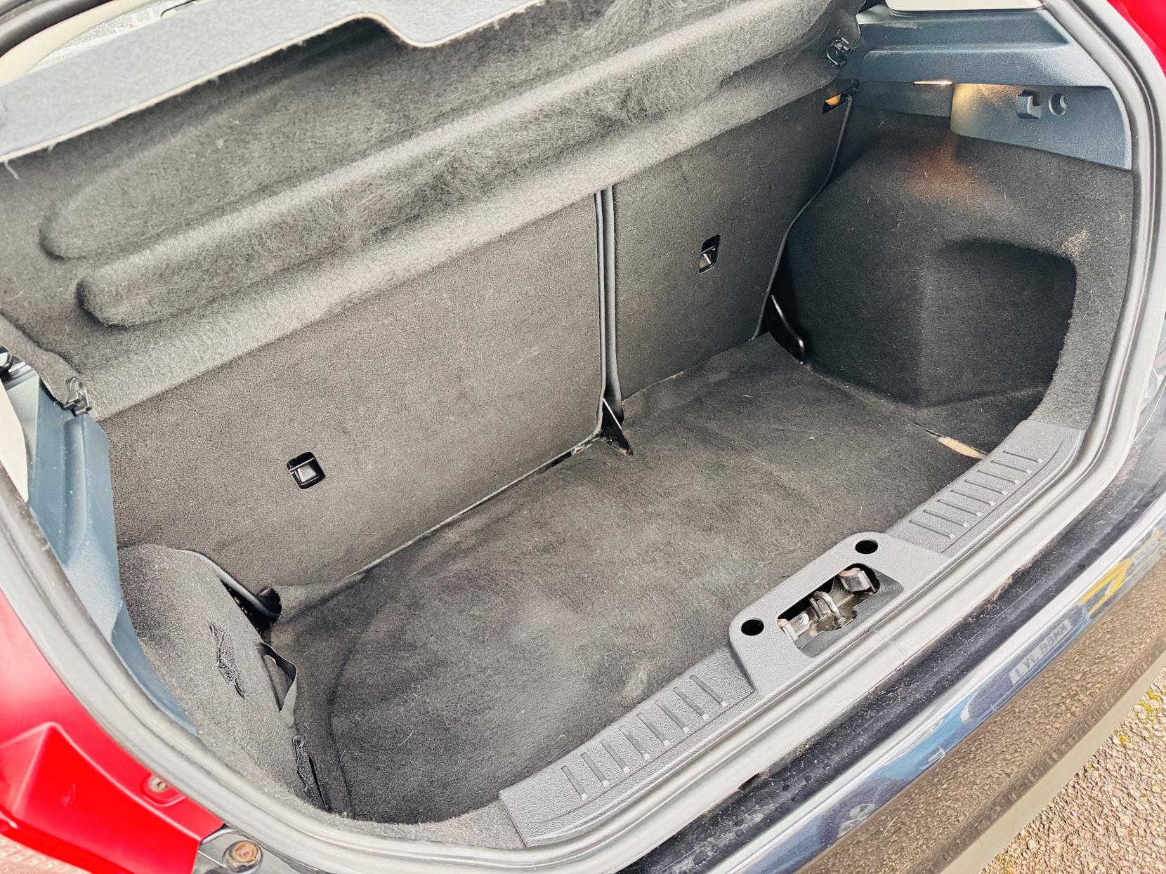 Ford Fiesta 1.25 Zetec Hatchback 5dr Petrol Manual (129 g/km, 81 bhp)