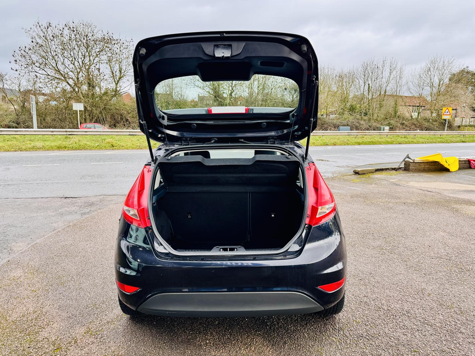 Ford Fiesta 1.25 Zetec Hatchback 5dr Petrol Manual (129 g/km, 81 bhp)