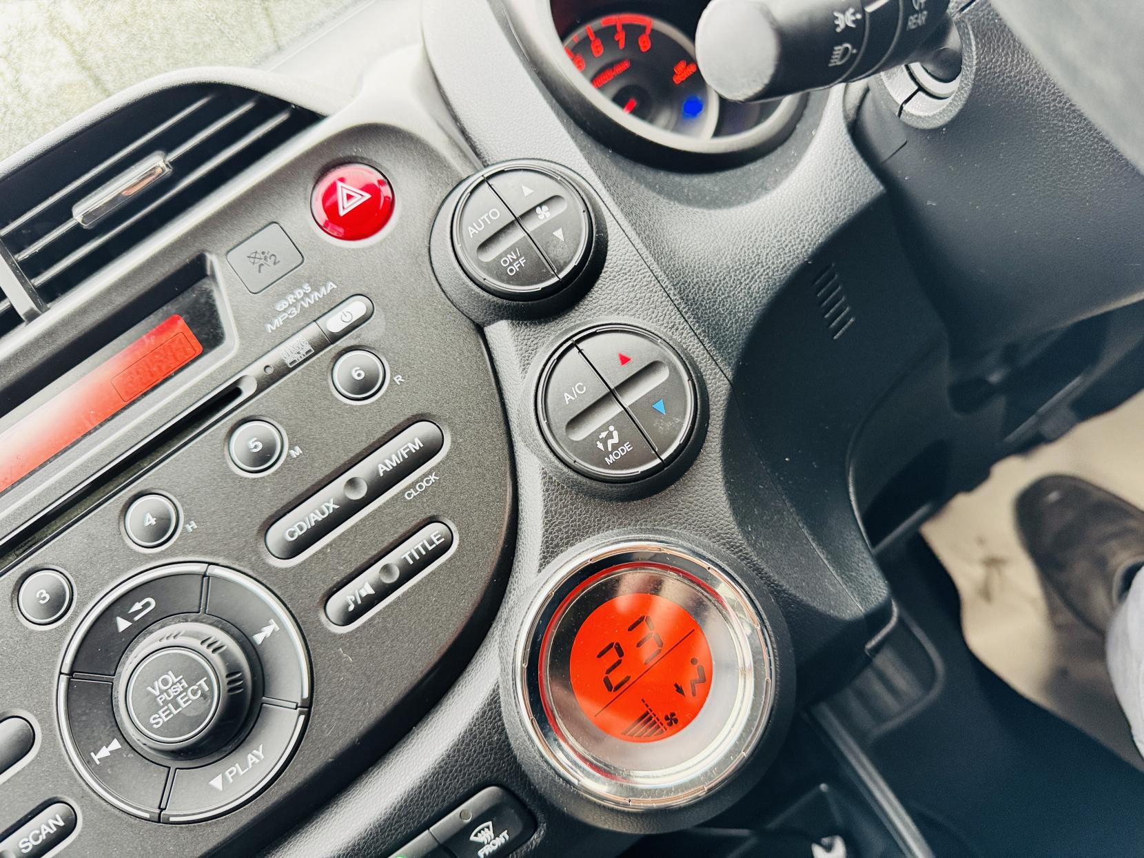 Honda Jazz 1.4 i-VTEC ES Hatchback 5dr Petrol Manual Euro 5 (99 ps)