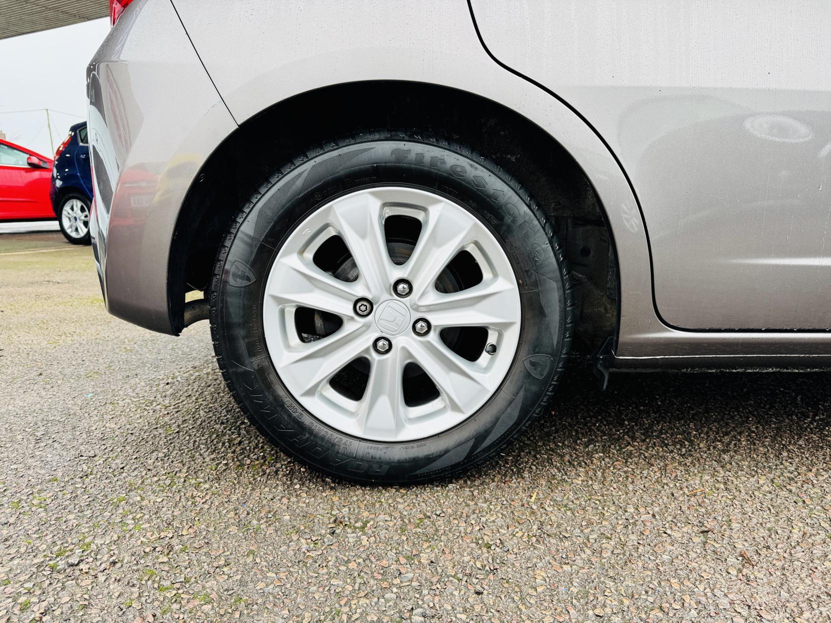 Honda Jazz 1.4 i-VTEC ES Hatchback 5dr Petrol Manual Euro 5 (99 ps)