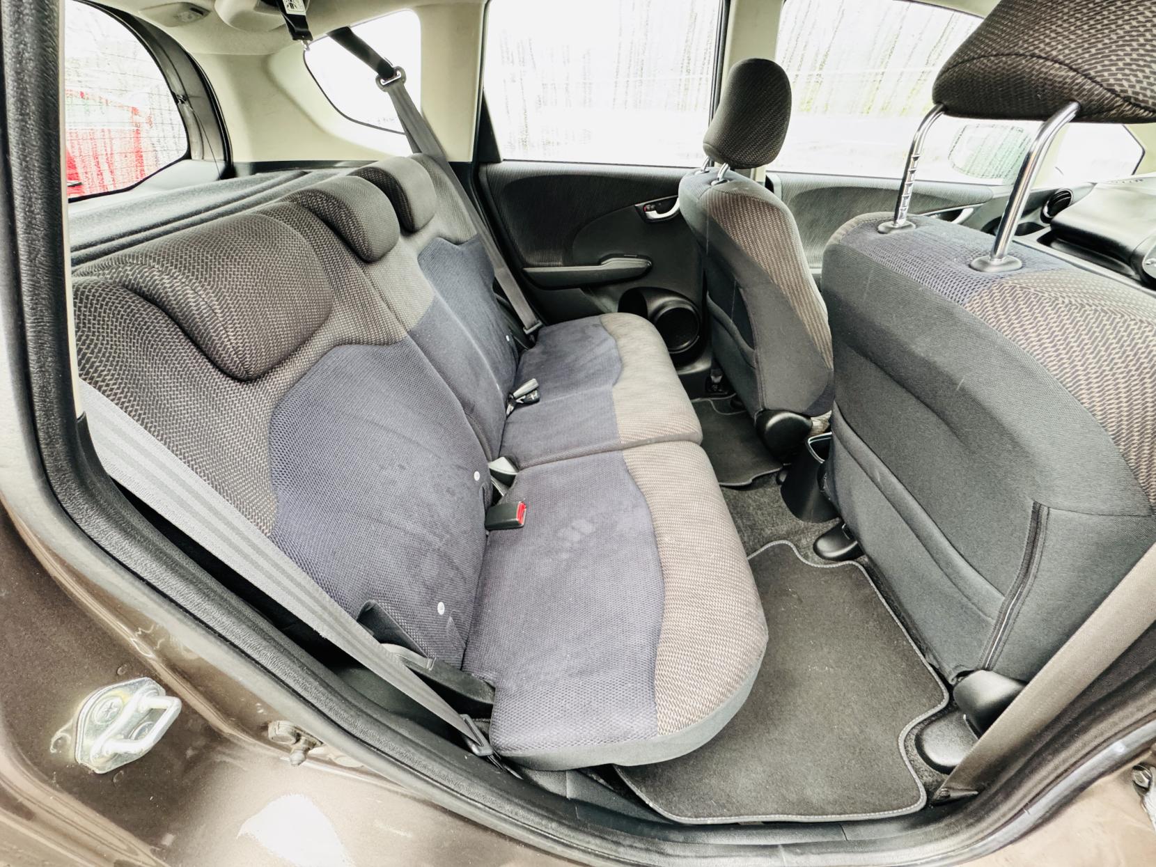 Honda Jazz 1.4 i-VTEC ES Hatchback 5dr Petrol Manual Euro 5 (99 ps)