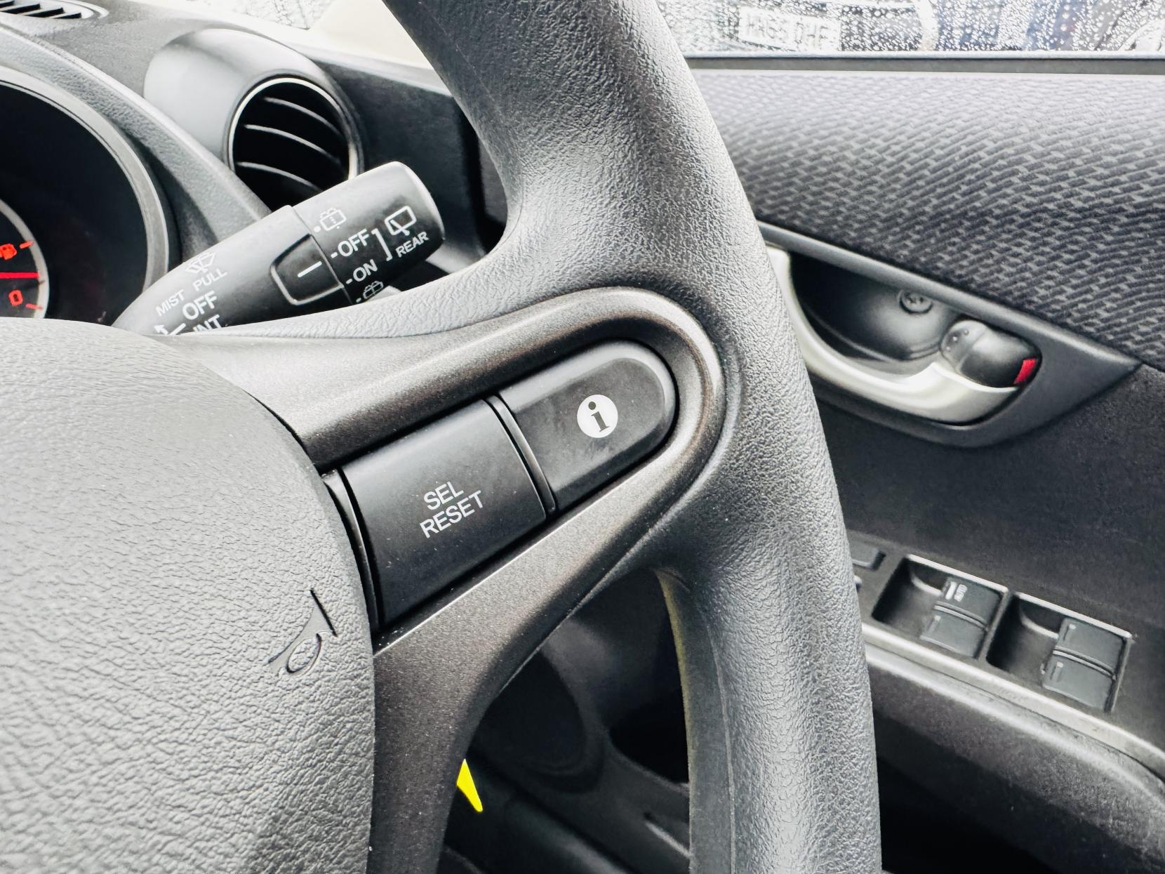 Honda Jazz 1.4 i-VTEC ES Hatchback 5dr Petrol Manual Euro 5 (99 ps)