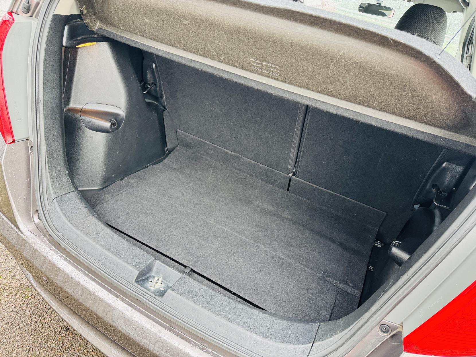 Honda Jazz 1.4 i-VTEC ES Hatchback 5dr Petrol Manual Euro 5 (99 ps)