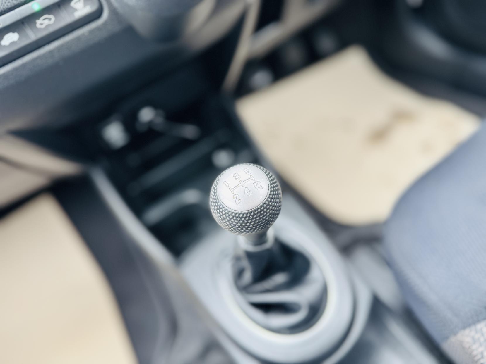 Honda Jazz 1.4 i-VTEC ES Hatchback 5dr Petrol Manual Euro 5 (99 ps)