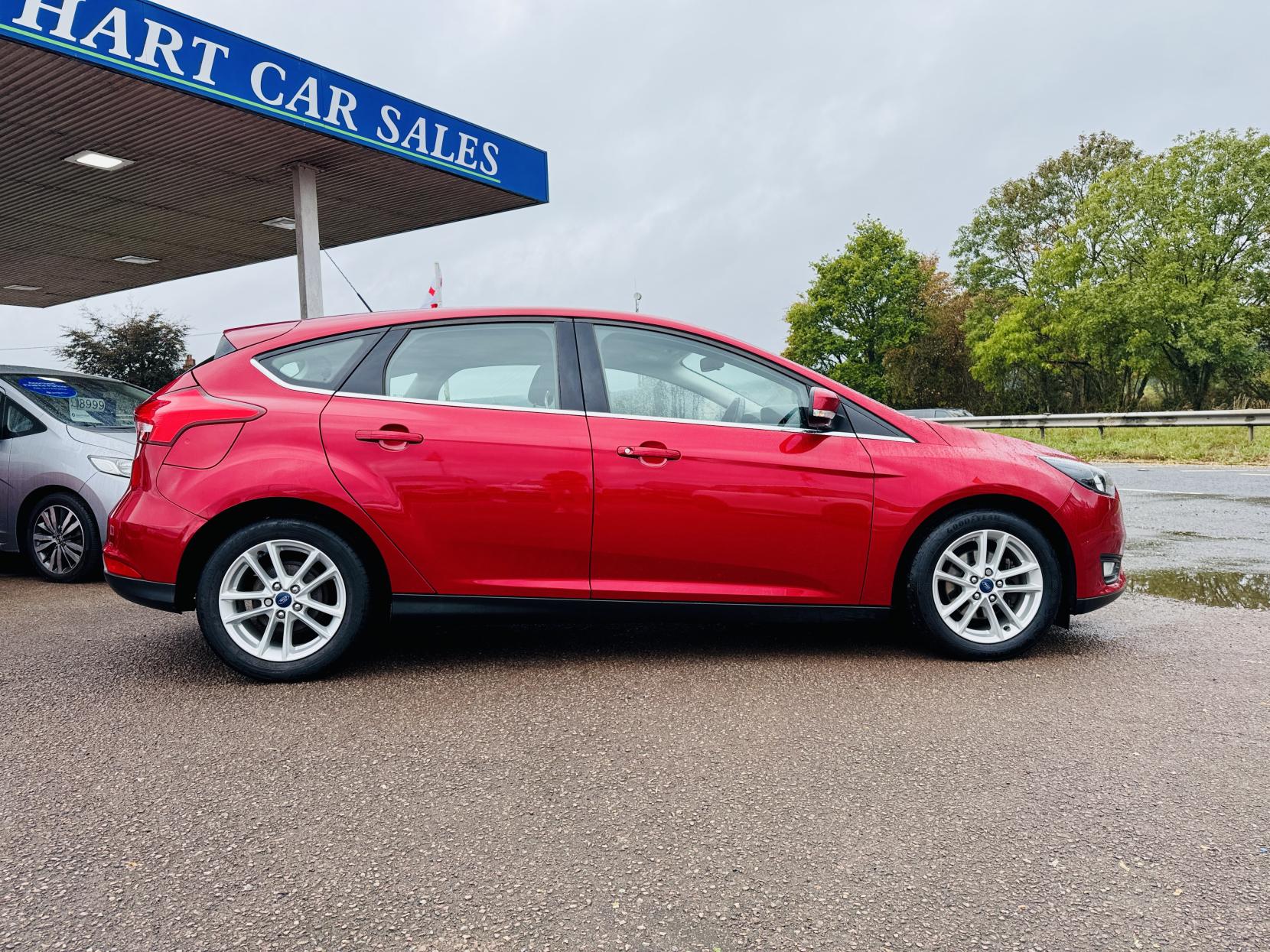 Ford Focus 1.5 TDCi Zetec Hatchback 5dr Diesel Manual Euro 6 (s/s) (120 ps)