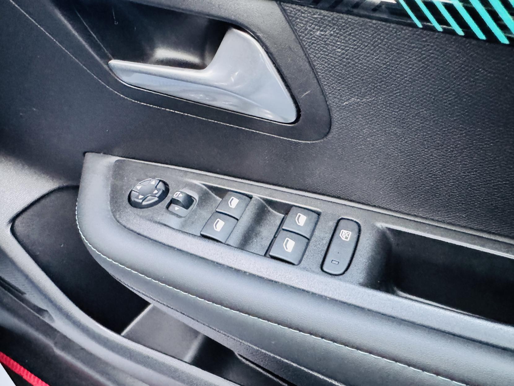 Peugeot 208 1.2 PureTech Allure Premium Hatchback 5dr Petrol Manual Euro 6 (s/s) (100 ps)