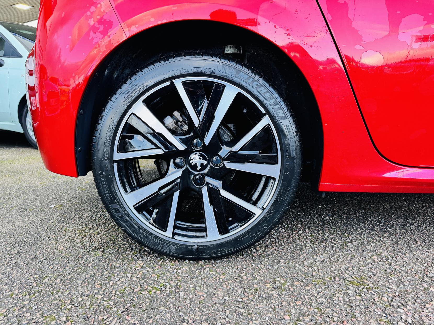 Peugeot 208 1.2 PureTech Allure Premium Hatchback 5dr Petrol Manual Euro 6 (s/s) (100 ps)