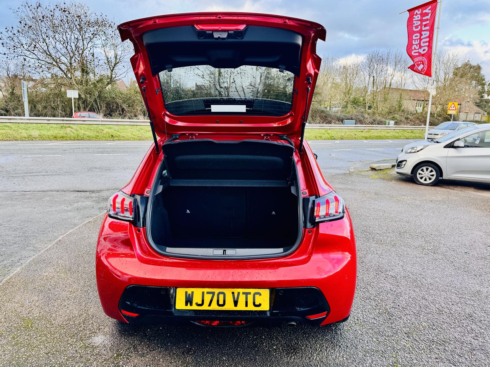 Peugeot 208 1.2 PureTech Allure Premium Hatchback 5dr Petrol Manual Euro 6 (s/s) (100 ps)