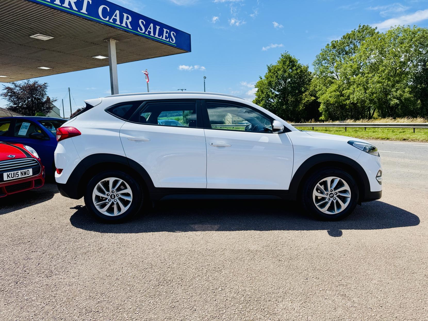 Hyundai TUCSON 2.0 CRDi SE Nav SUV 5dr Diesel Manual 4WD Euro 6 (136 ps)
