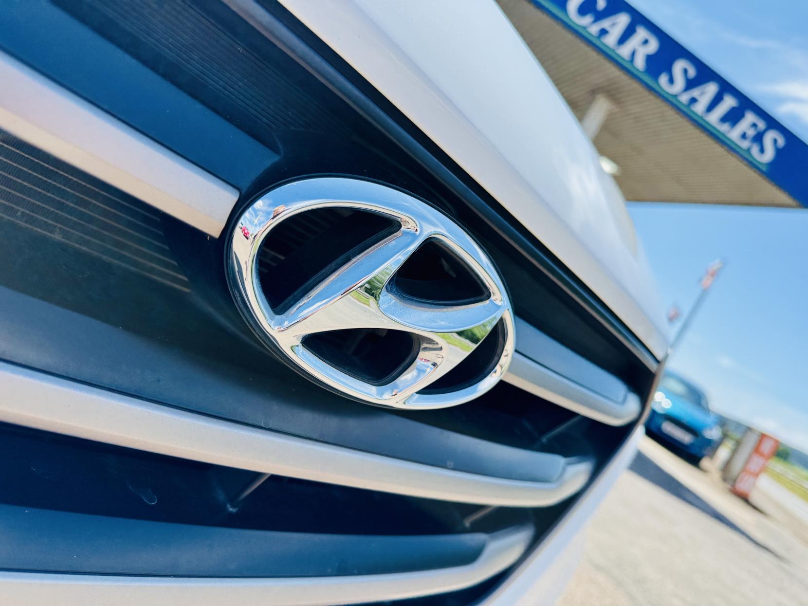Hyundai TUCSON 2.0 CRDi SE Nav SUV 5dr Diesel Manual 4WD Euro 6 (136 ps)