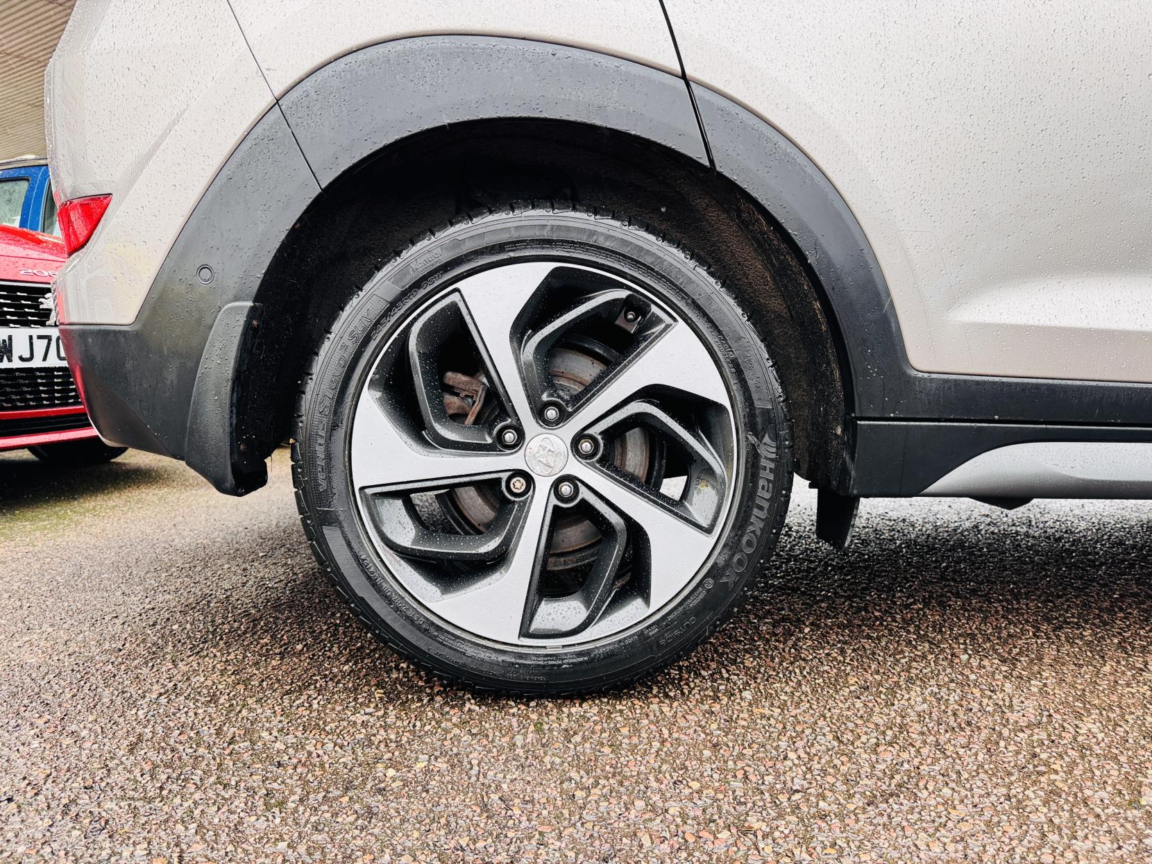 Hyundai TUCSON 2.0 CRDi Premium SE SUV 5dr Diesel Auto 4WD Euro 6 (185 ps)