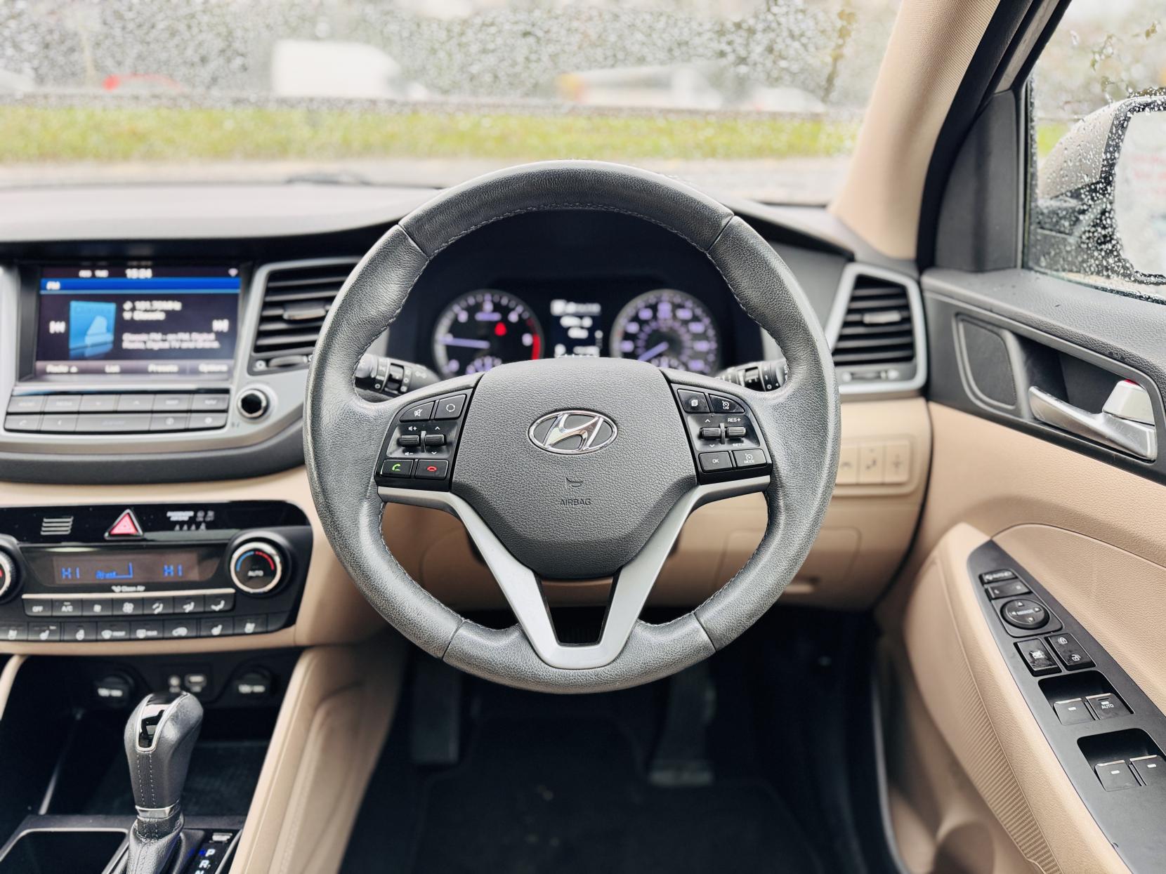 Hyundai TUCSON 2.0 CRDi Premium SE SUV 5dr Diesel Auto 4WD Euro 6 (185 ps)