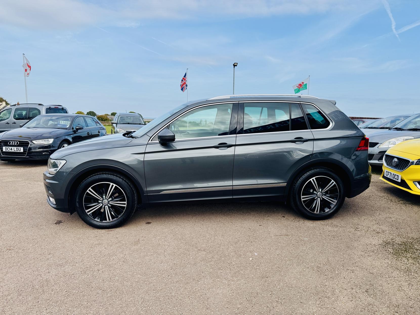 Volkswagen Tiguan 2.0 TDI BlueMotion Tech SE Navigation SUV 5dr Diesel Manual Euro 6 (s/s) (150 ps)