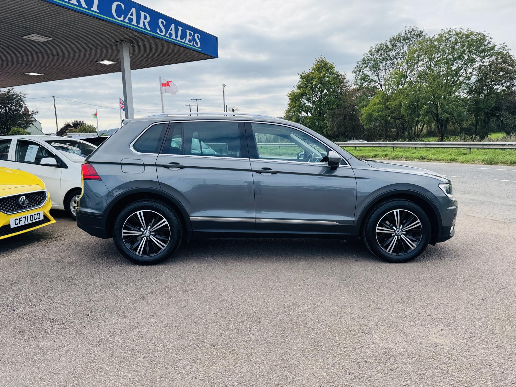 Volkswagen Tiguan 2.0 TDI BlueMotion Tech SE Navigation SUV 5dr Diesel Manual Euro 6 (s/s) (150 ps)