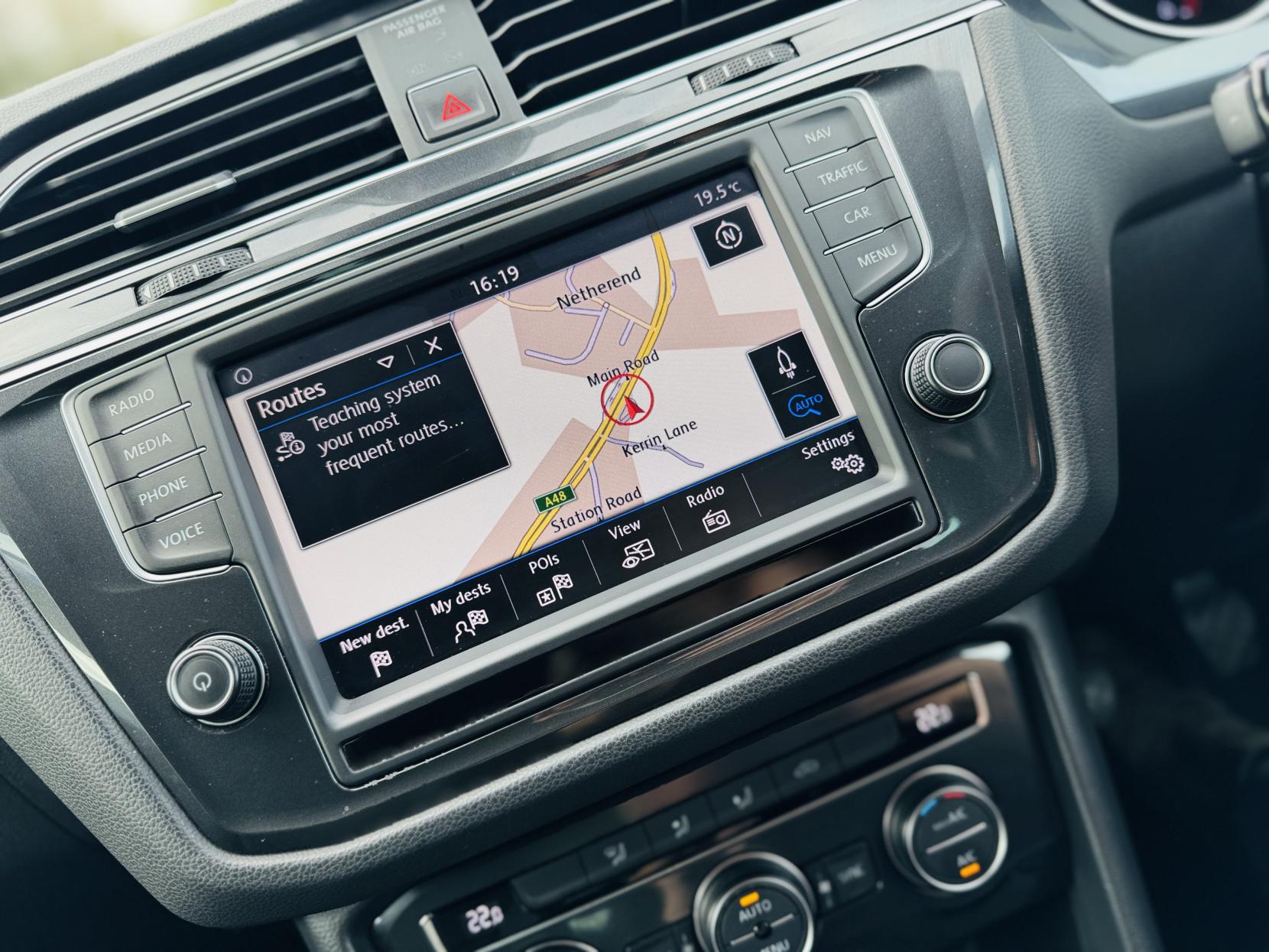 Volkswagen Tiguan 2.0 TDI BlueMotion Tech SE Navigation SUV 5dr Diesel Manual Euro 6 (s/s) (150 ps)