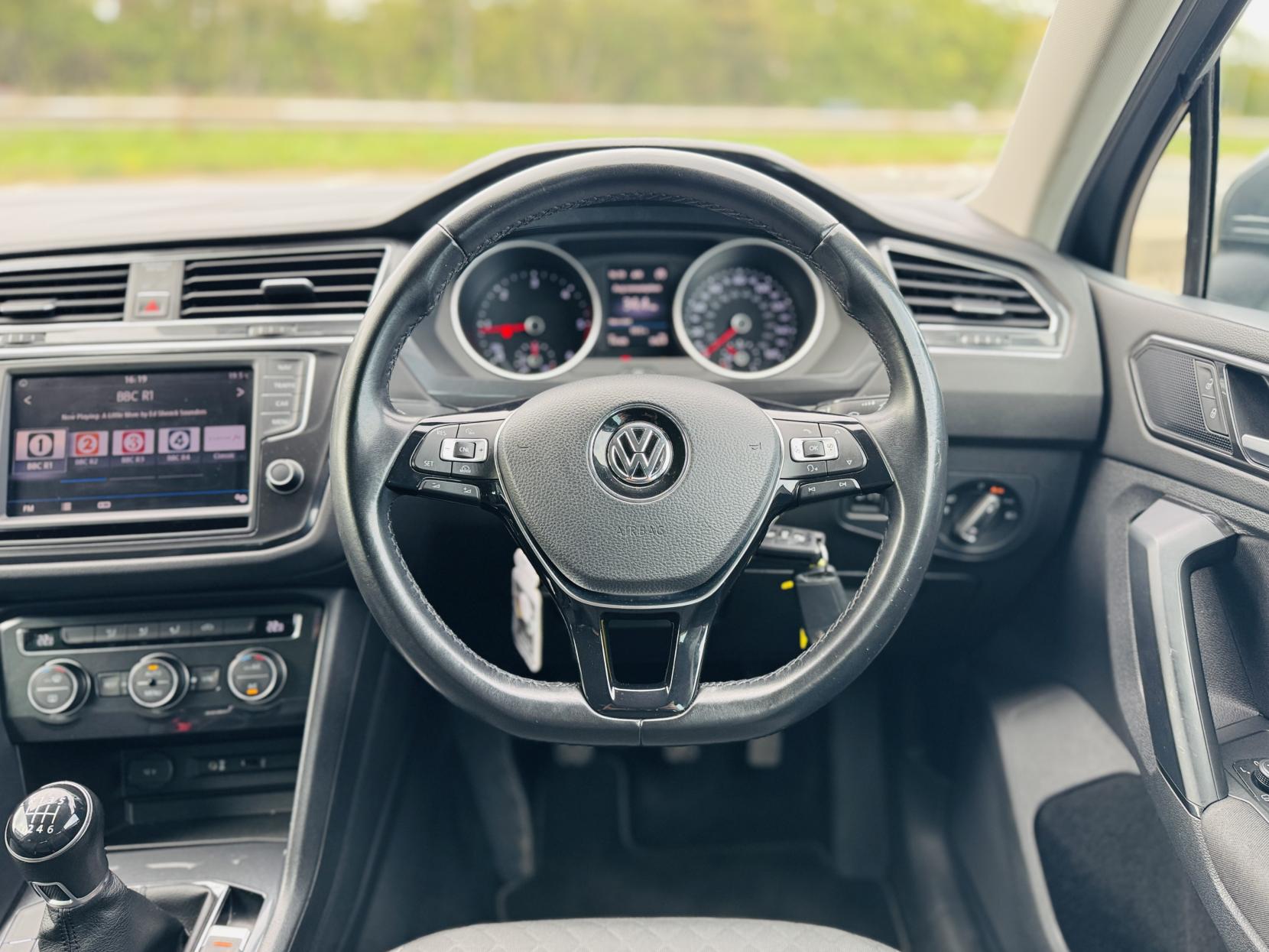 Volkswagen Tiguan 2.0 TDI BlueMotion Tech SE Navigation SUV 5dr Diesel Manual Euro 6 (s/s) (150 ps)