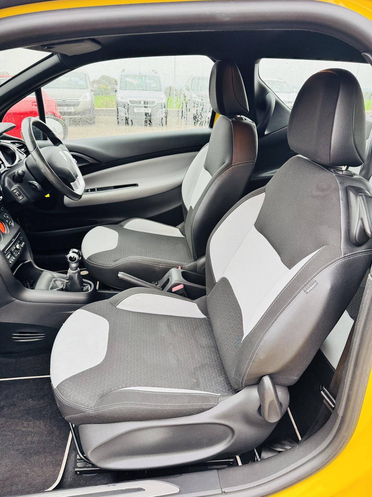 Citroen DS3 1.4 VTi 16V DSign Hatchback 3dr Petrol Manual Euro 5 (95 ps)