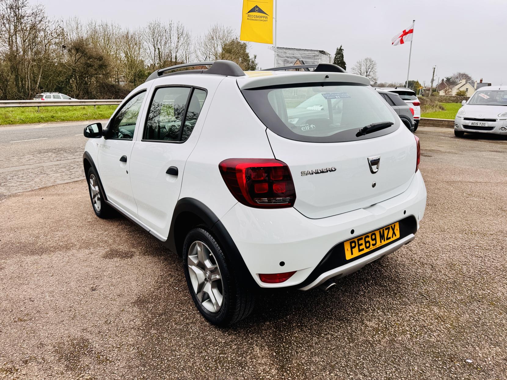 Dacia Sandero Stepway 0.9 TCe Comfort Hatchback 5dr Petrol Manual Euro 6 (s/s) (90 ps)