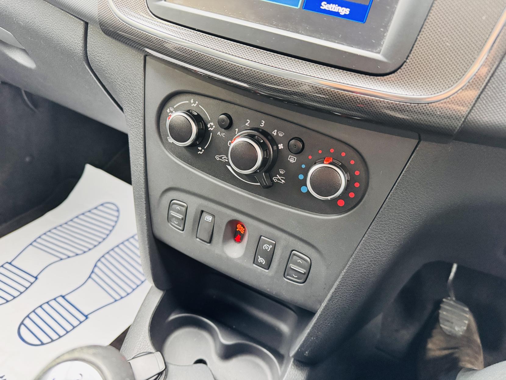 Dacia Sandero Stepway 0.9 TCe Comfort Hatchback 5dr Petrol Manual Euro 6 (s/s) (90 ps)