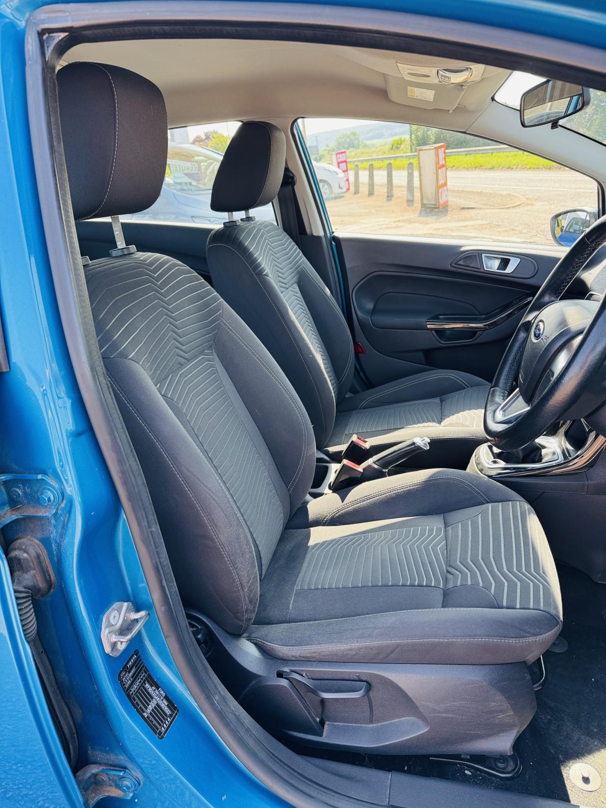 Ford Fiesta 1.0T EcoBoost Zetec Hatchback 5dr Petrol Manual Euro 5 (s/s) (100 ps)