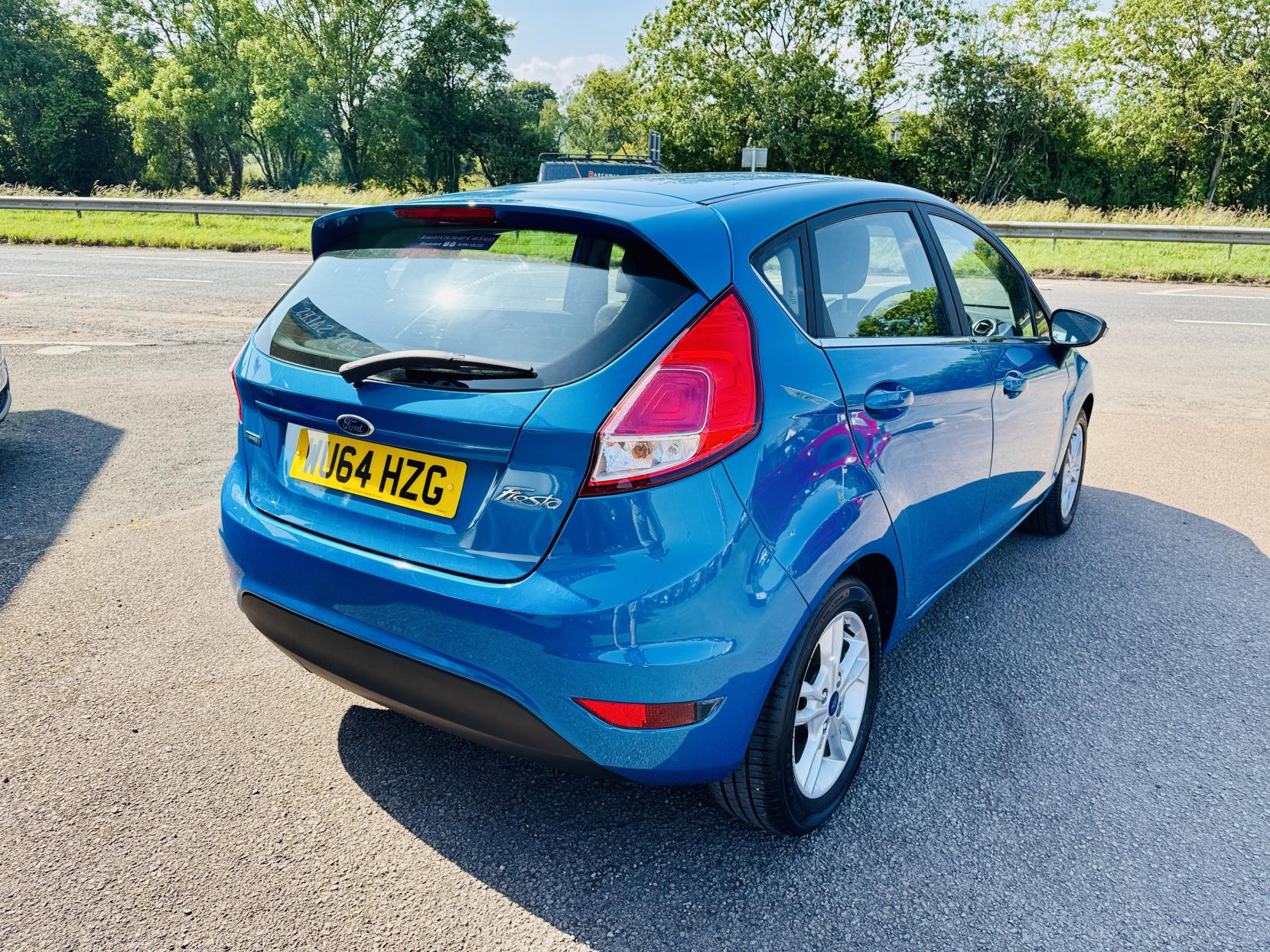 Ford Fiesta 1.0T EcoBoost Zetec Hatchback 5dr Petrol Manual Euro 5 (s/s) (100 ps)