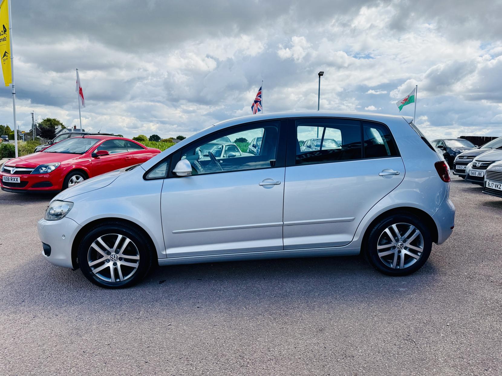 Volkswagen Golf Plus 1.6 TDI BlueMotion Tech SE Hatchback 5dr Diesel DSG Euro 5 (s/s) (105 ps)