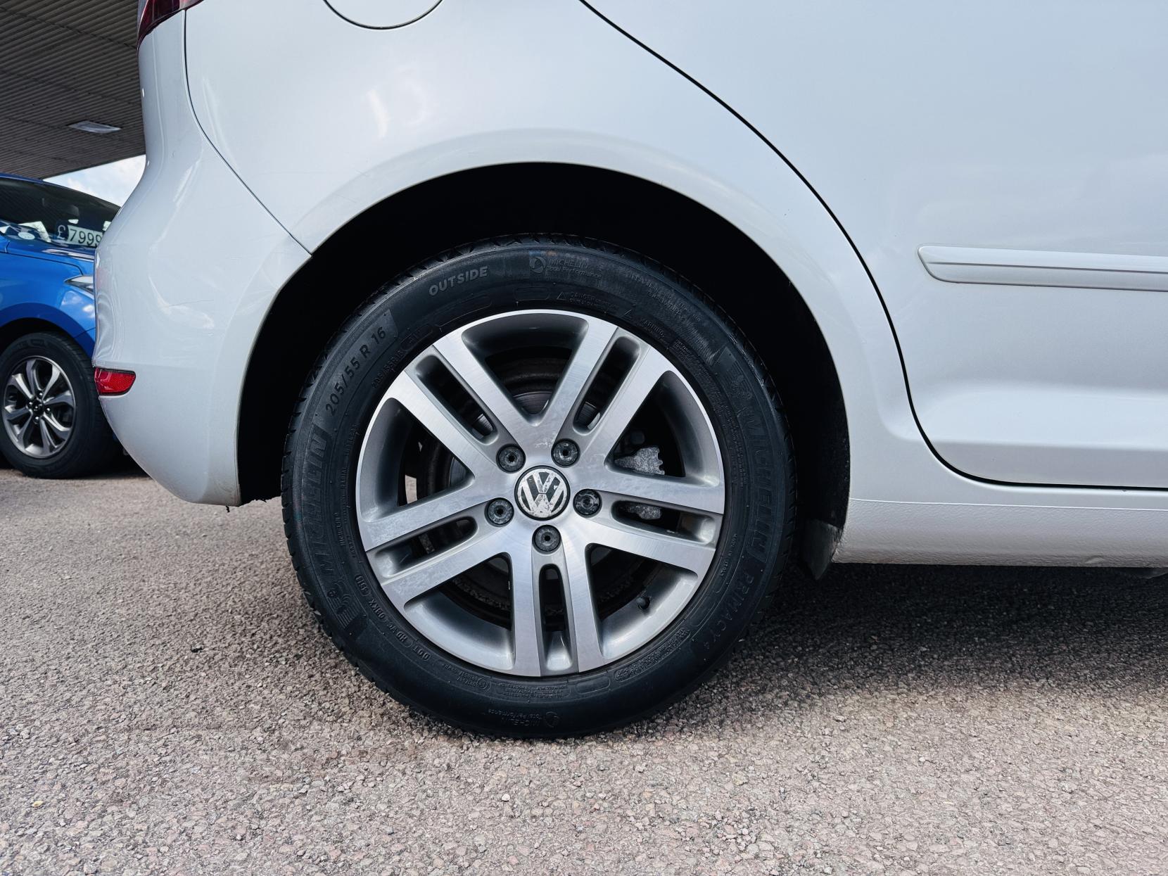 Volkswagen Golf Plus 1.6 TDI BlueMotion Tech SE Hatchback 5dr Diesel DSG Euro 5 (s/s) (105 ps)