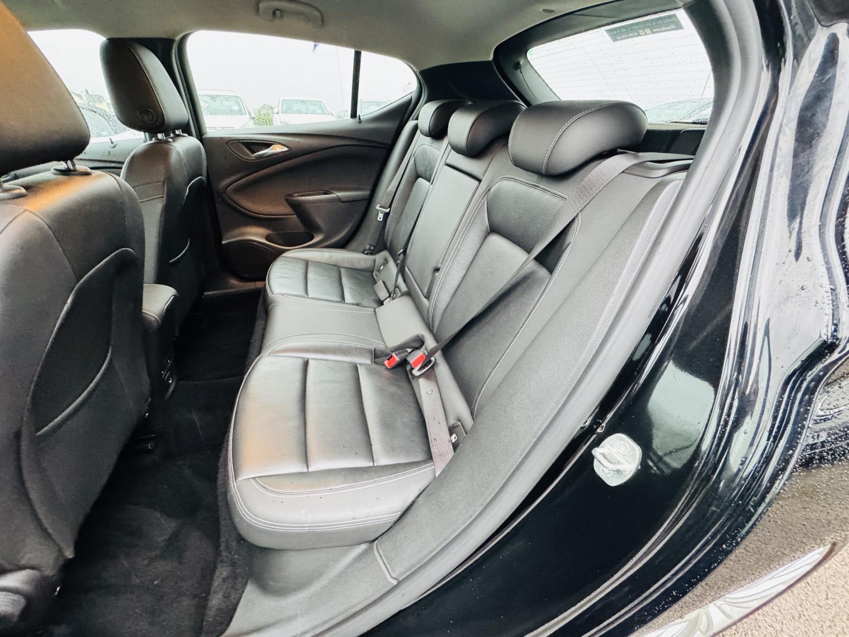 Vauxhall Astra 1.6i Turbo GPF Elite Nav Hatchback 5dr Petrol Manual Euro 6 (s/s) (200 ps)