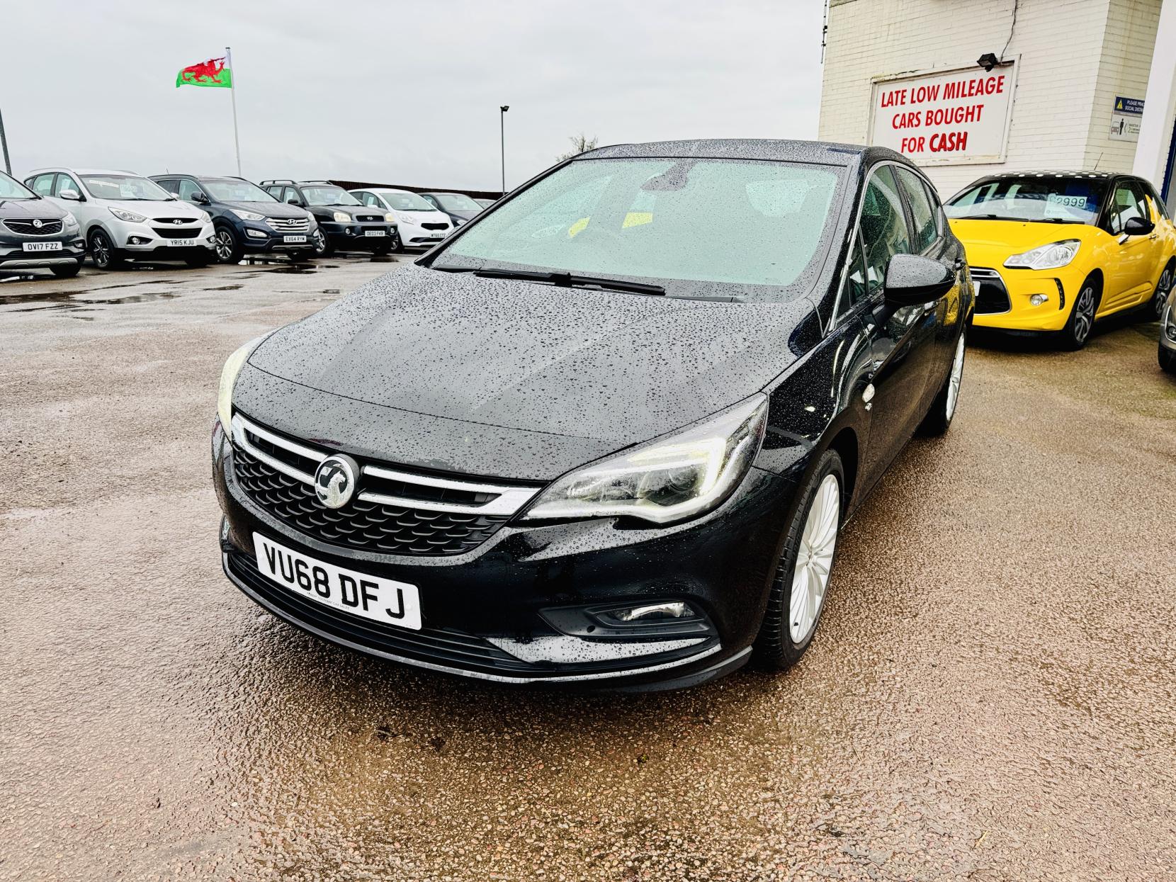 Vauxhall Astra 1.6i Turbo GPF Elite Nav Hatchback 5dr Petrol Manual Euro 6 (s/s) (200 ps)