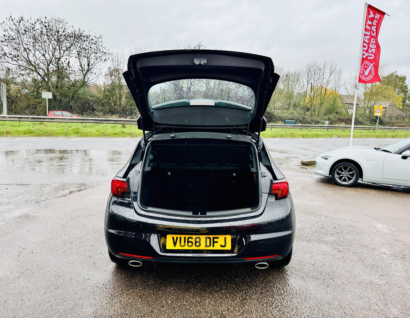 Vauxhall Astra 1.6i Turbo GPF Elite Nav Hatchback 5dr Petrol Manual Euro 6 (s/s) (200 ps)