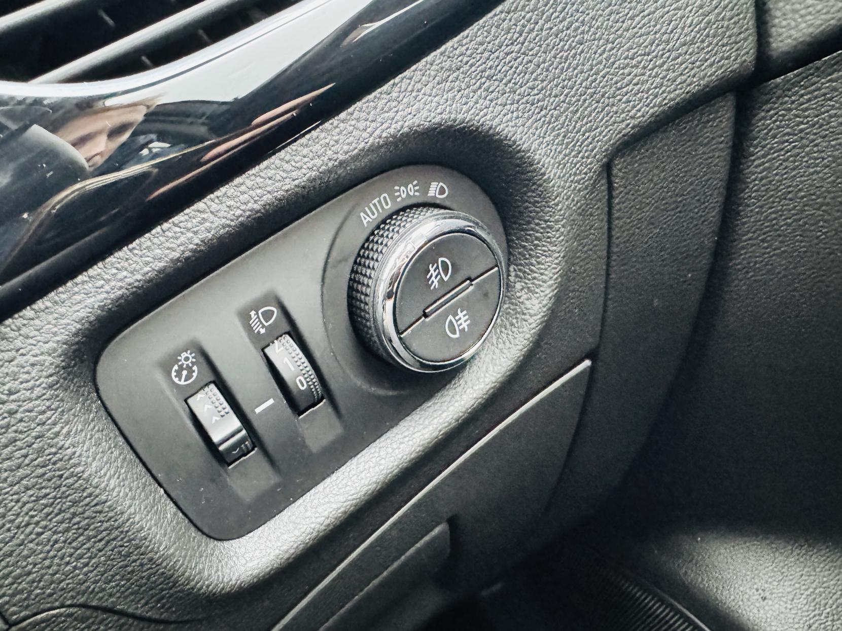 Vauxhall Astra 1.6i Turbo GPF Elite Nav Hatchback 5dr Petrol Manual Euro 6 (s/s) (200 ps)