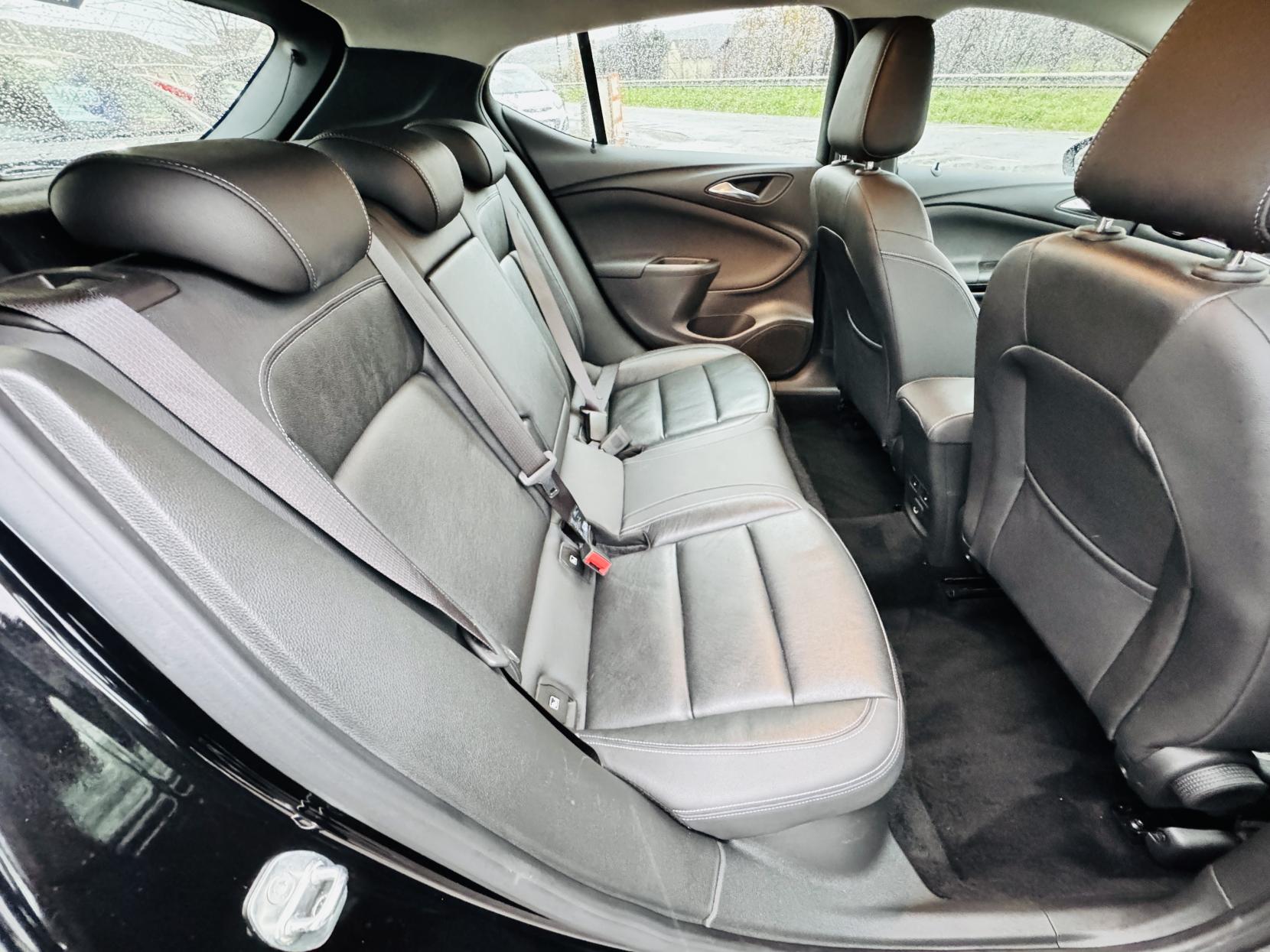 Vauxhall Astra 1.6i Turbo GPF Elite Nav Hatchback 5dr Petrol Manual Euro 6 (s/s) (200 ps)