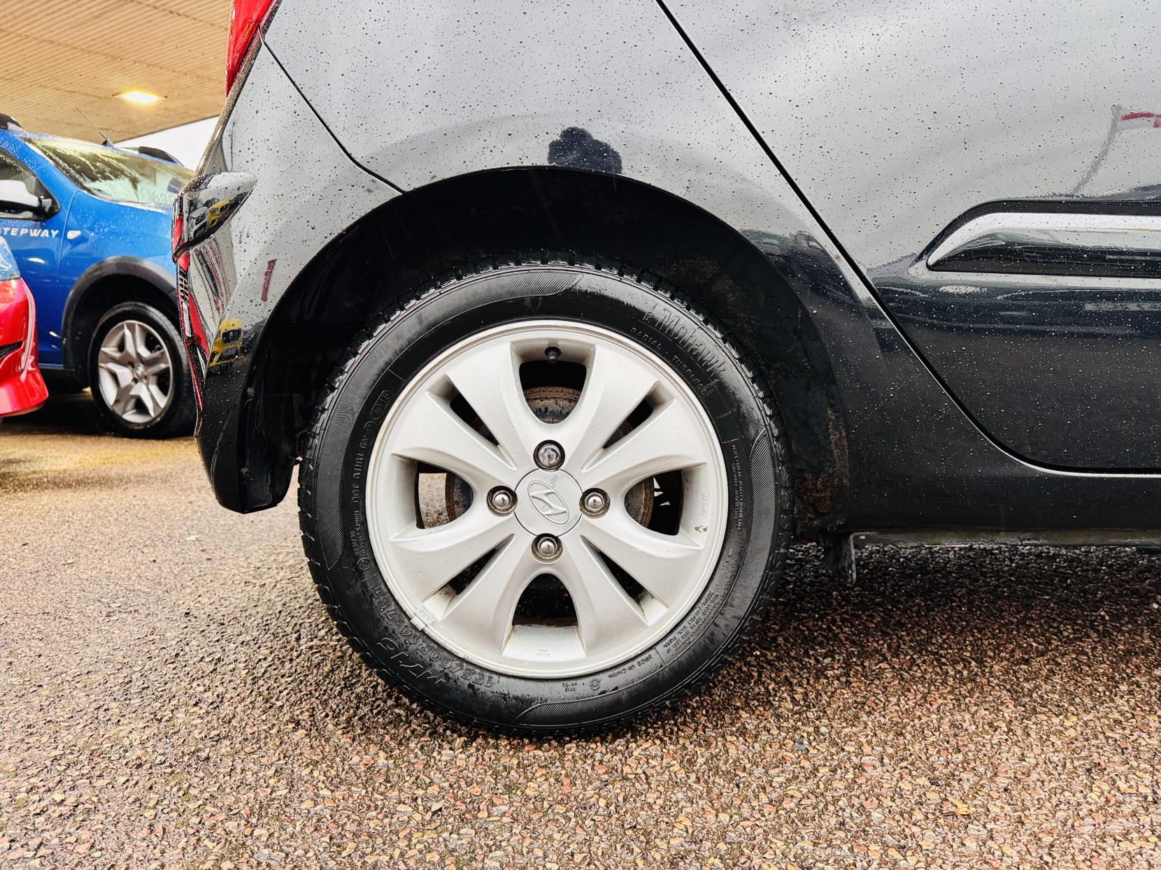 Hyundai i10 1.2 Active Hatchback 5dr Petrol Manual Euro 5 (85 bhp)