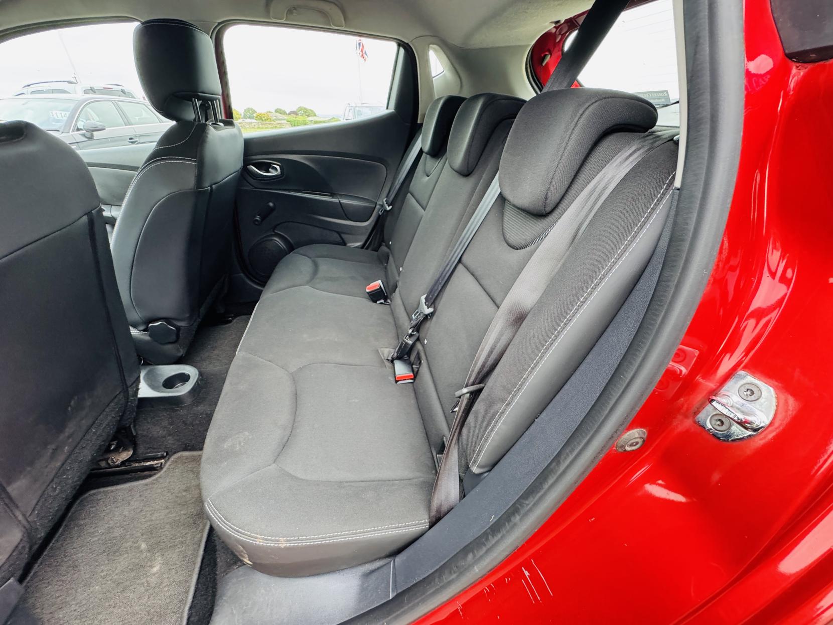 Renault Clio 1.2 16V Dynamique Nav Hatchback 5dr Petrol Manual Euro 6 (75 ps)