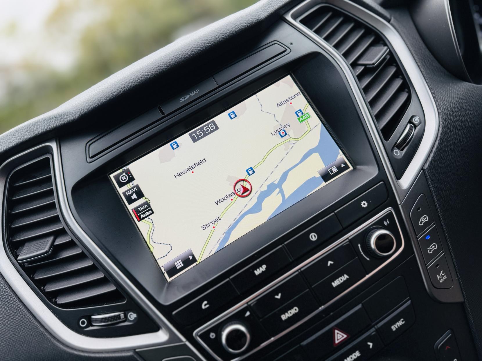 Hyundai Santa Fe 2.2 CRDi Blue Drive Premium SUV 5dr Diesel Auto 4WD Euro 6 (s/s) (7 Seat) (200 ps)