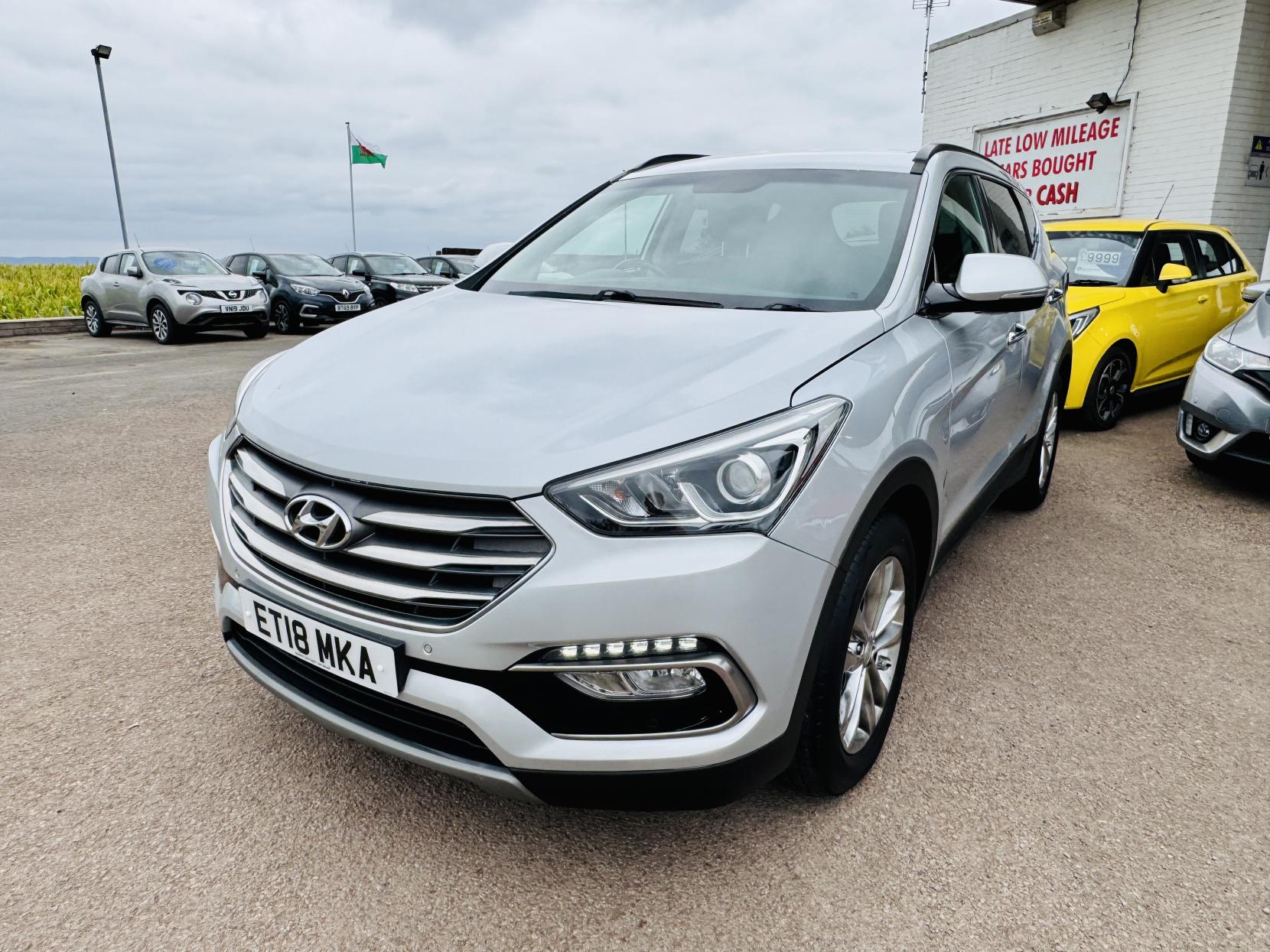 Hyundai Santa Fe 2.2 CRDi Blue Drive Premium SUV 5dr Diesel Auto 4WD Euro 6 (s/s) (7 Seat) (200 ps)