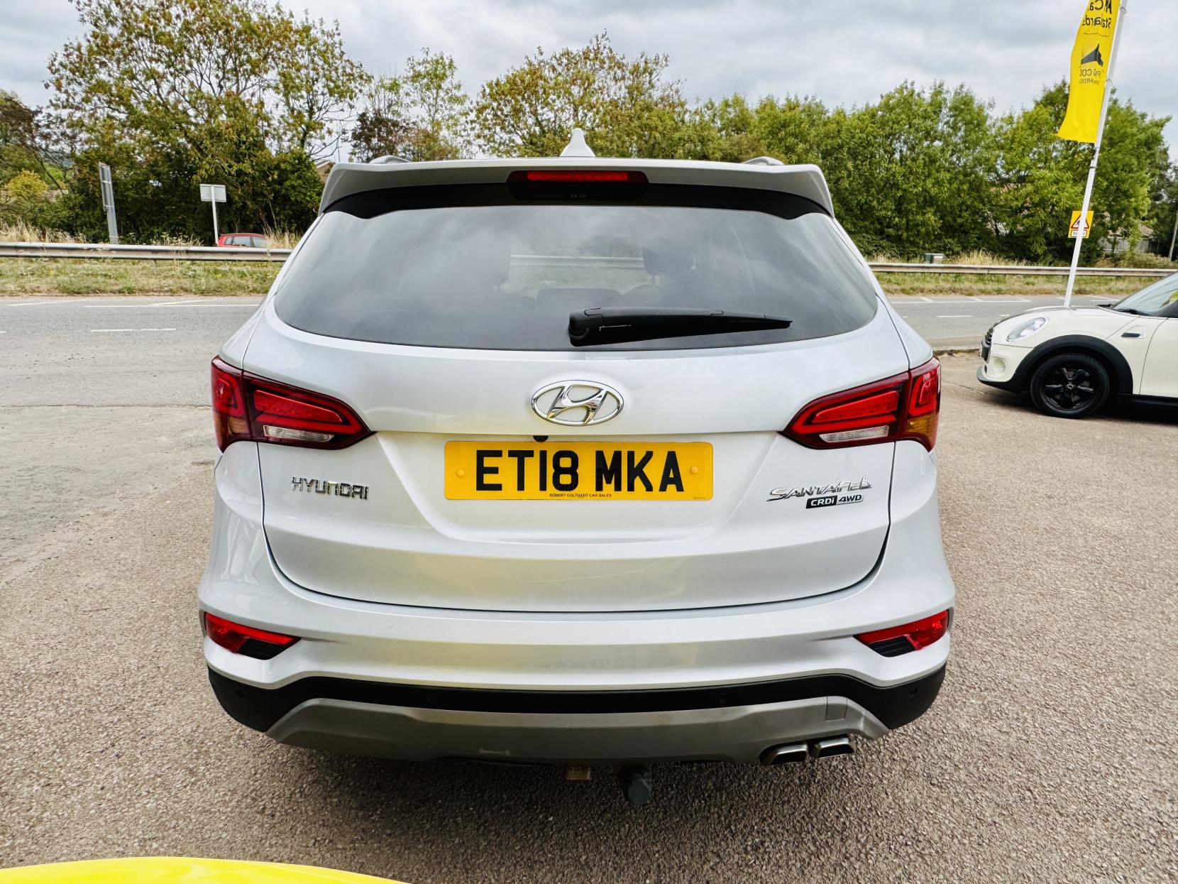 Hyundai Santa Fe 2.2 CRDi Blue Drive Premium SUV 5dr Diesel Auto 4WD Euro 6 (s/s) (7 Seat) (200 ps)