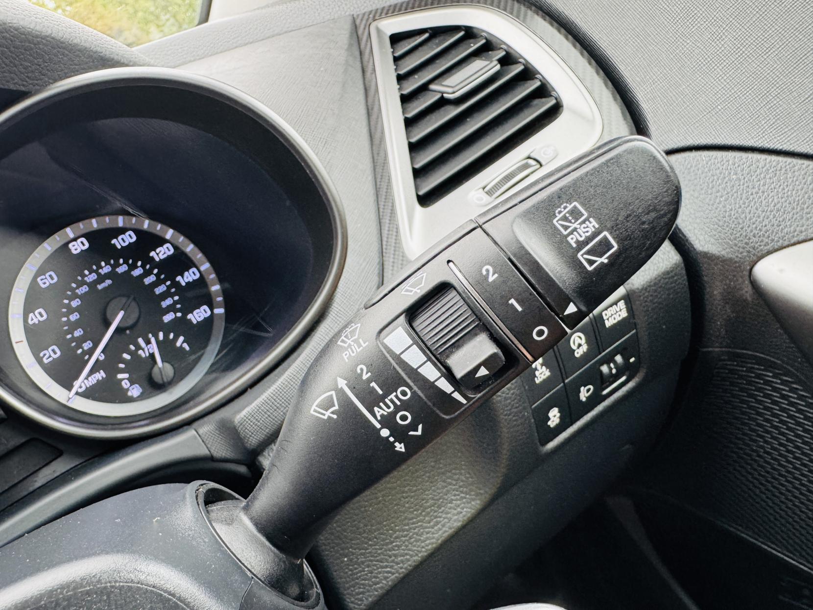Hyundai Santa Fe 2.2 CRDi Blue Drive Premium SUV 5dr Diesel Auto 4WD Euro 6 (s/s) (7 Seat) (200 ps)