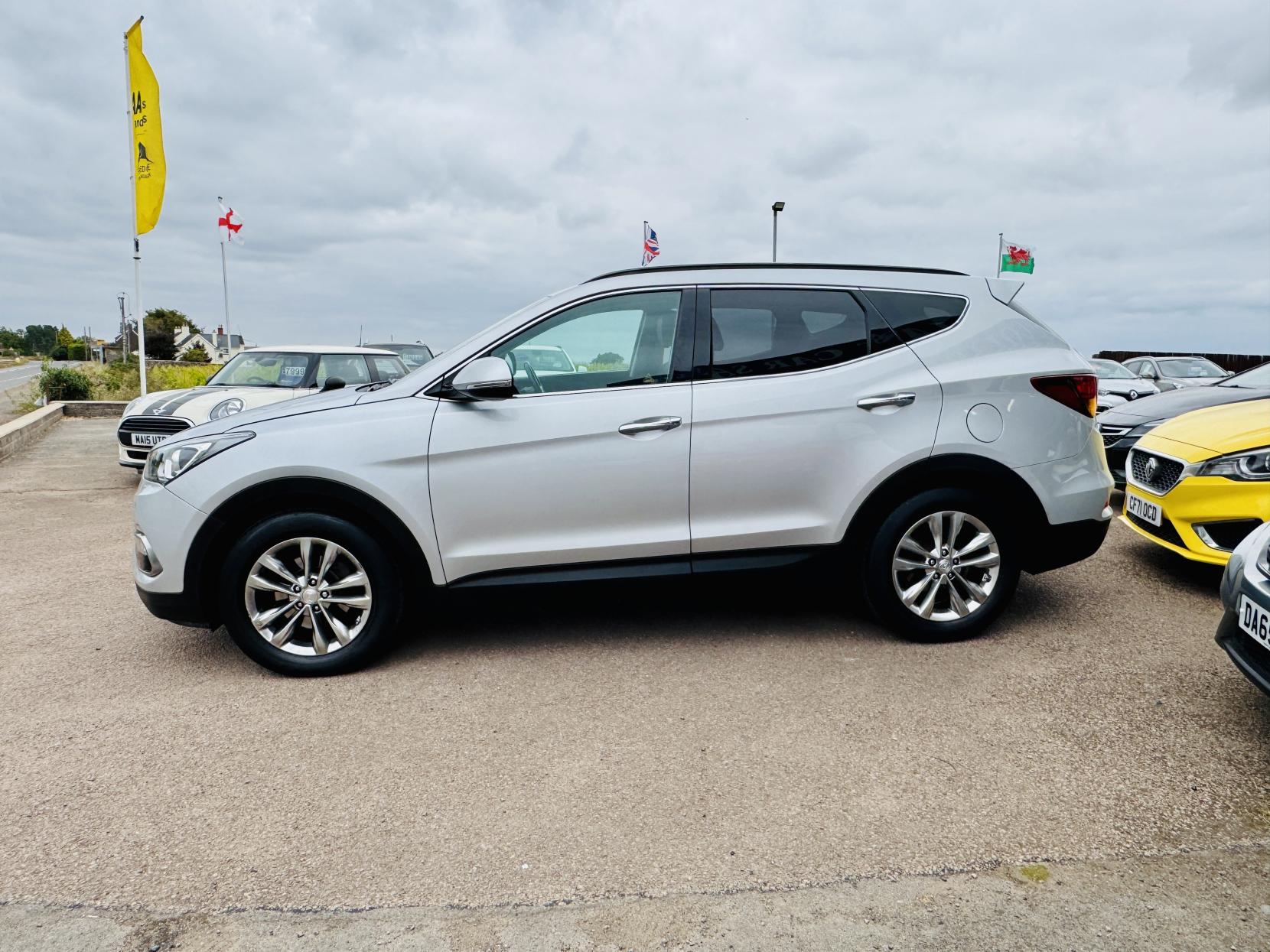 Hyundai Santa Fe 2.2 CRDi Blue Drive Premium SUV 5dr Diesel Auto 4WD Euro 6 (s/s) (7 Seat) (200 ps)