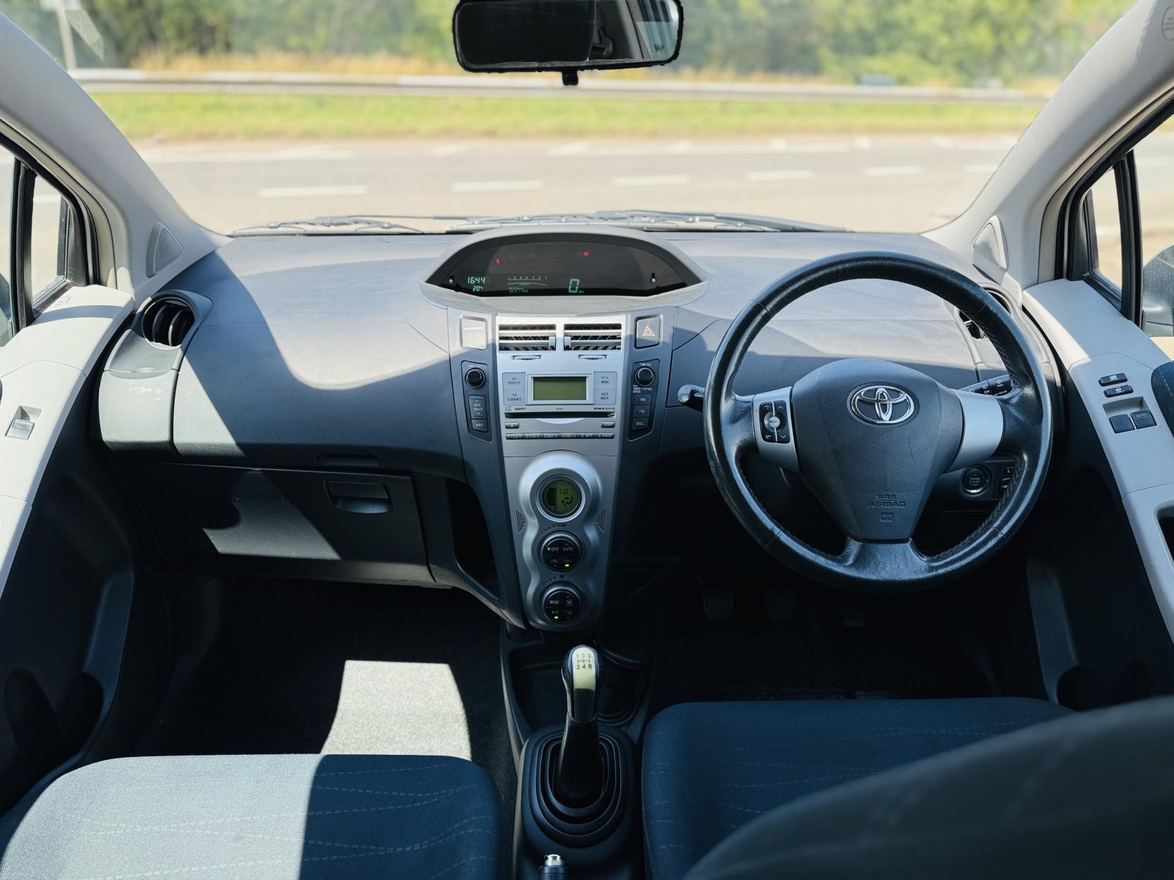 Toyota Yaris 1.3 VVT-i T Spirit Hatchback 3dr Petrol Manual (141 g/km, 85 bhp)