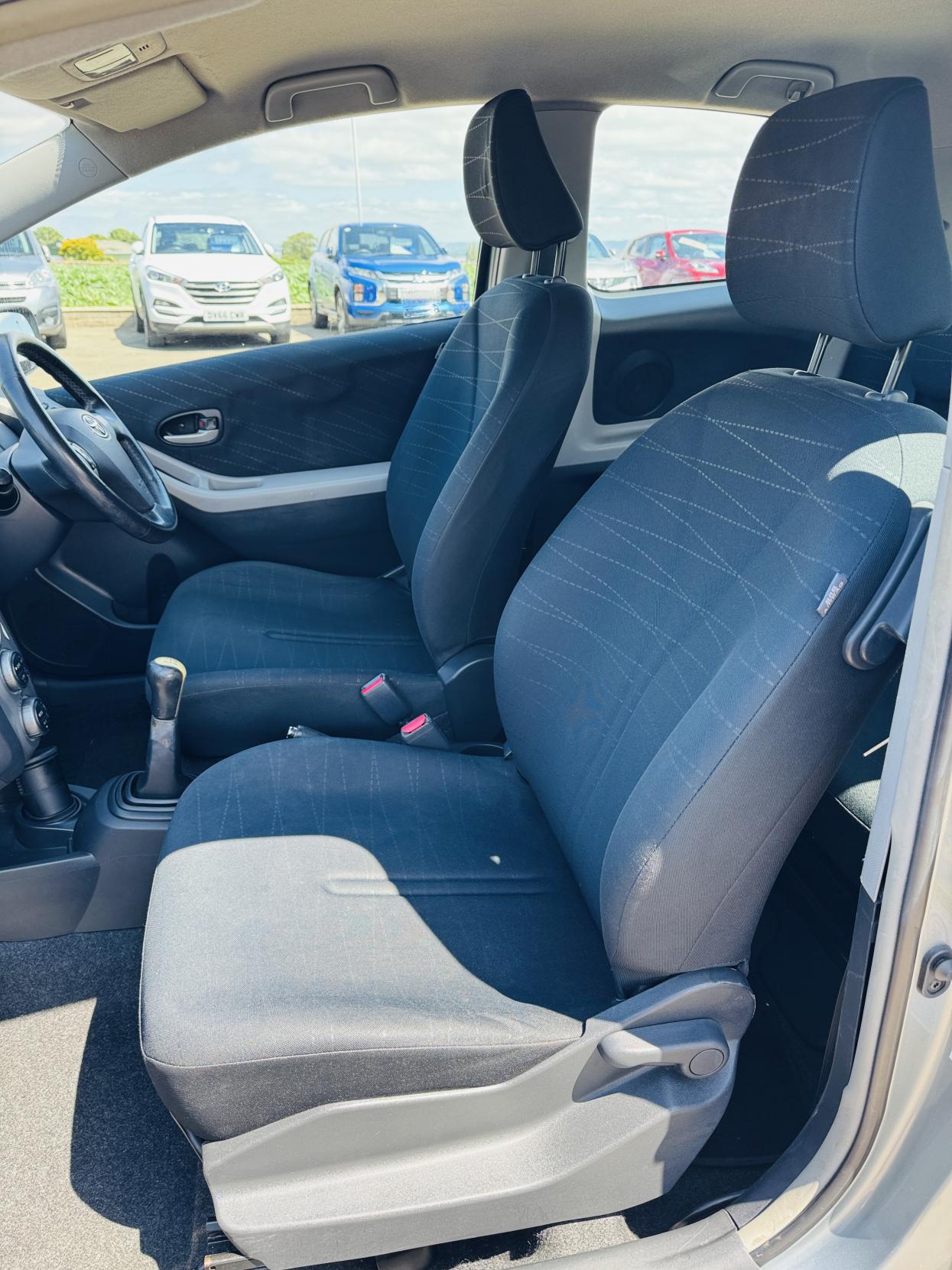 Toyota Yaris 1.3 VVT-i T Spirit Hatchback 3dr Petrol Manual (141 g/km, 85 bhp)