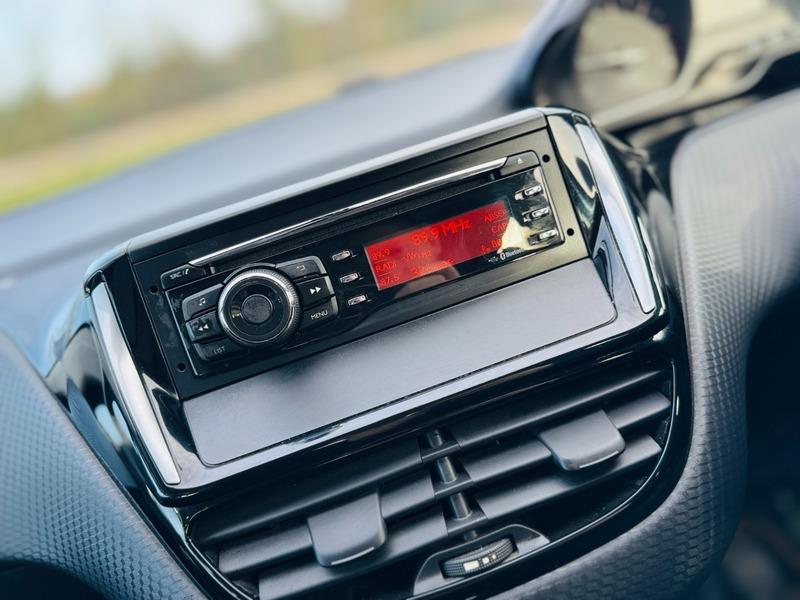 Peugeot 208 ACCESS A/C
