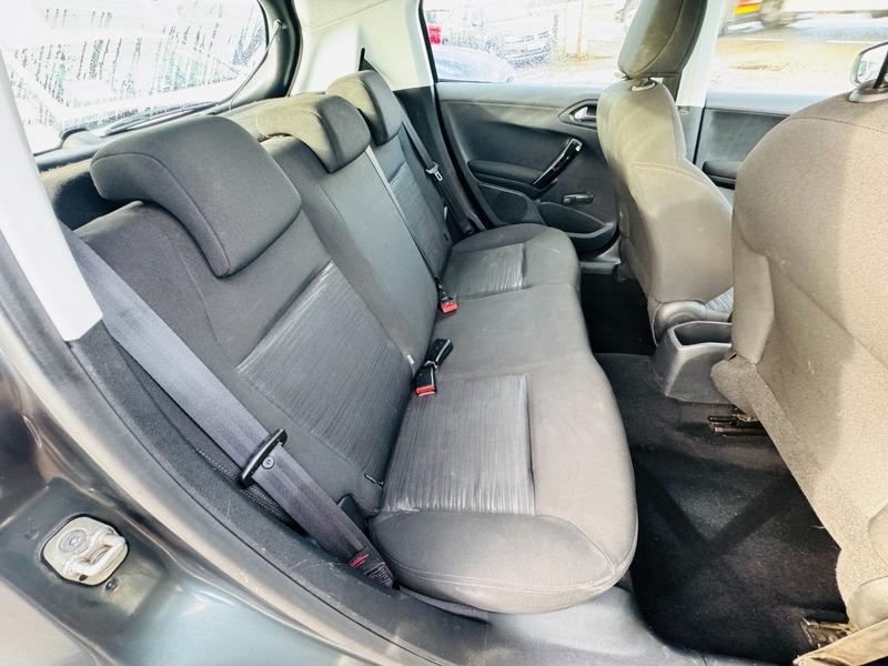 Peugeot 208 ACCESS A/C