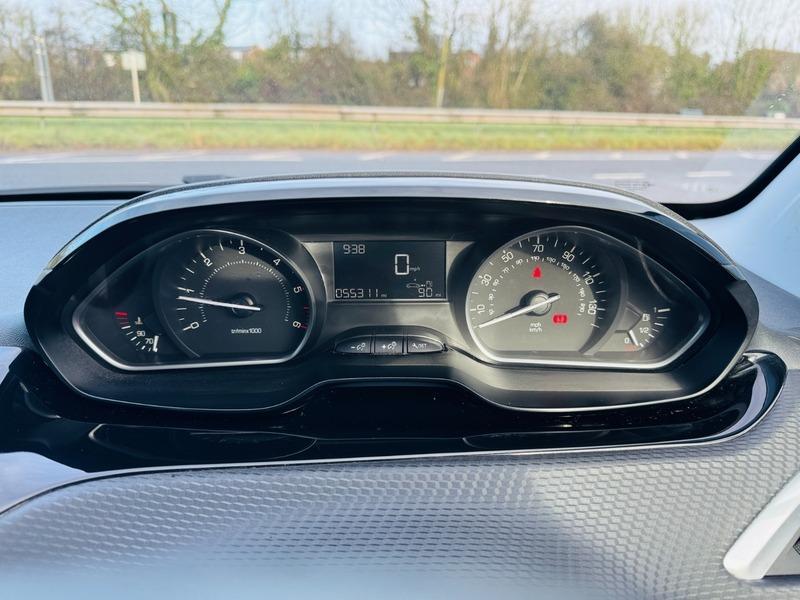 Peugeot 208 ACCESS A/C