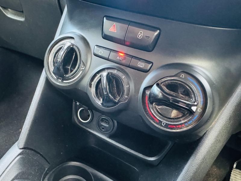 Peugeot 208 ACCESS A/C