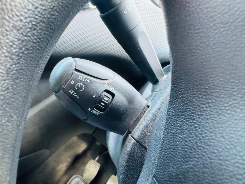Peugeot 208 ACCESS A/C